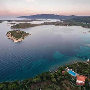  Πανσιόν Theoxenia